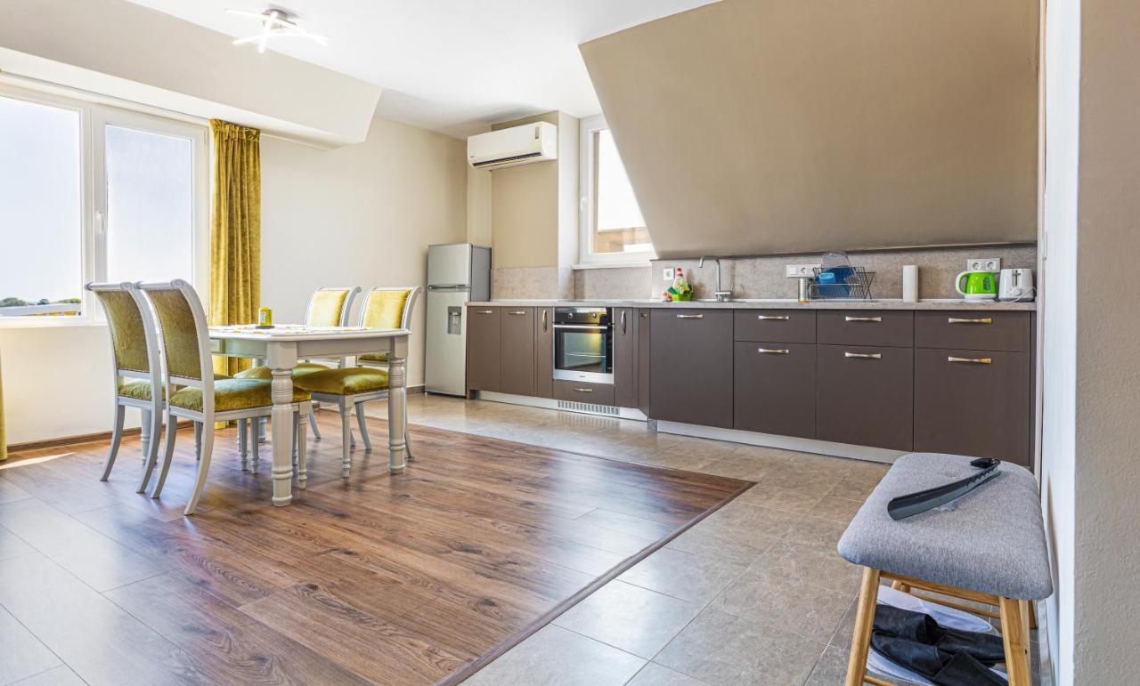 Fancy 1Bd Penthouse With Terrace Near The Centre By Flat Mаnager Apartment Plovdiv Bagian luar foto